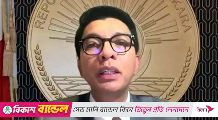 পালিয়ে গিয়েও লাইভে এসে মাদাগাস্কারের সংসদ ভেঙে দিলেন প্রেসিডেন্ট রাজোয়েলিনা